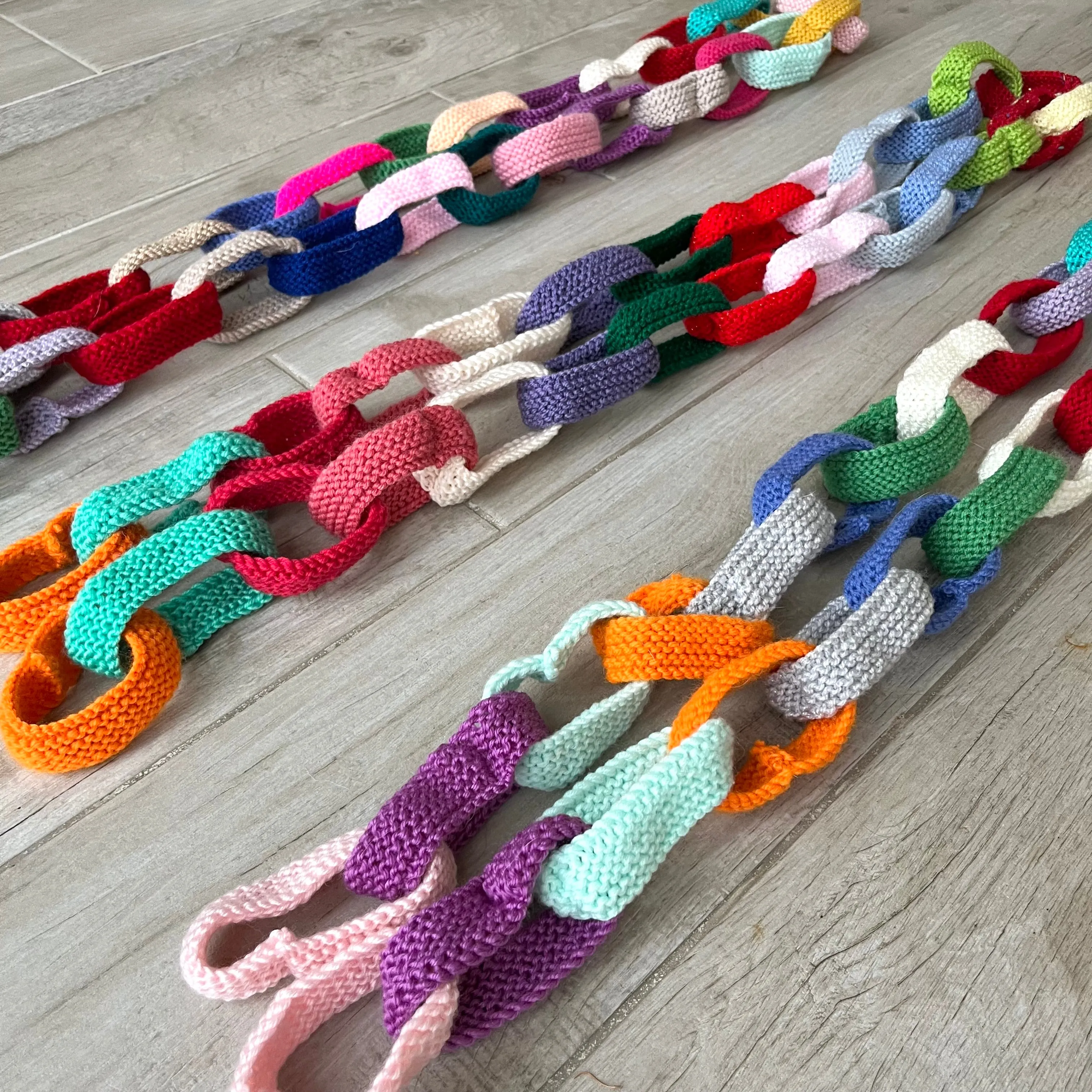 Knitted ‘Paper’ Chain 3