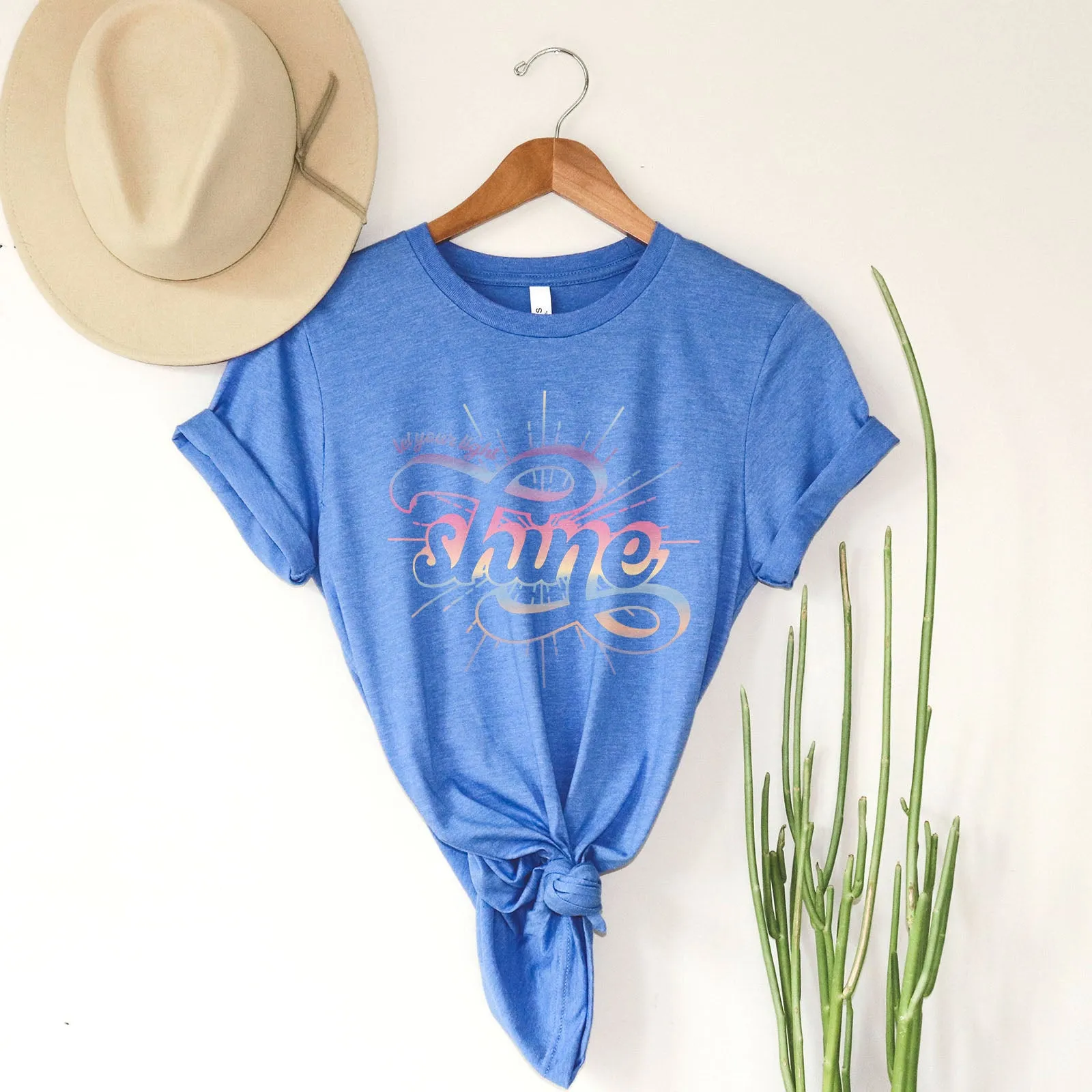 Let your light shine - Groovy Tee