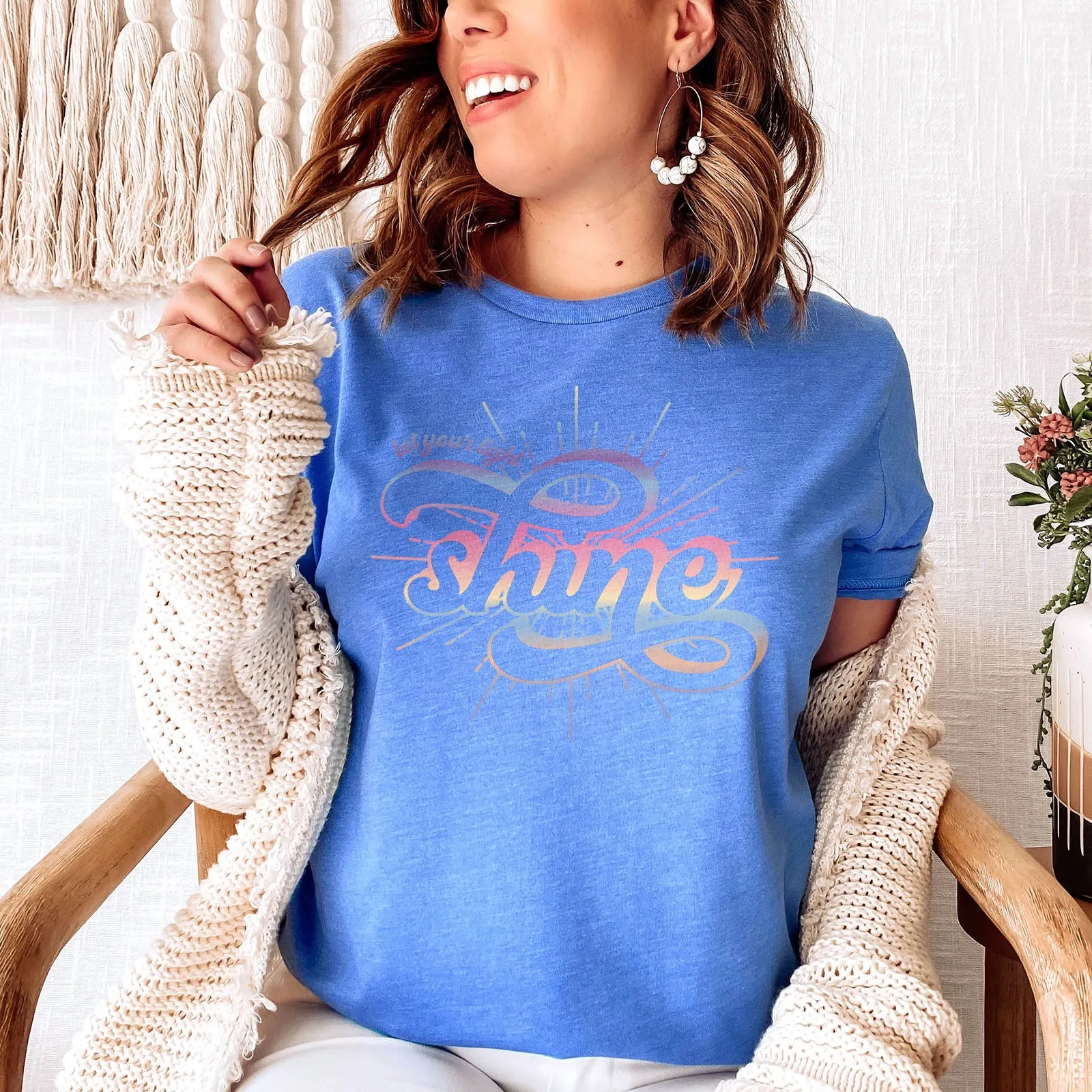 Let your light shine - Groovy Tee