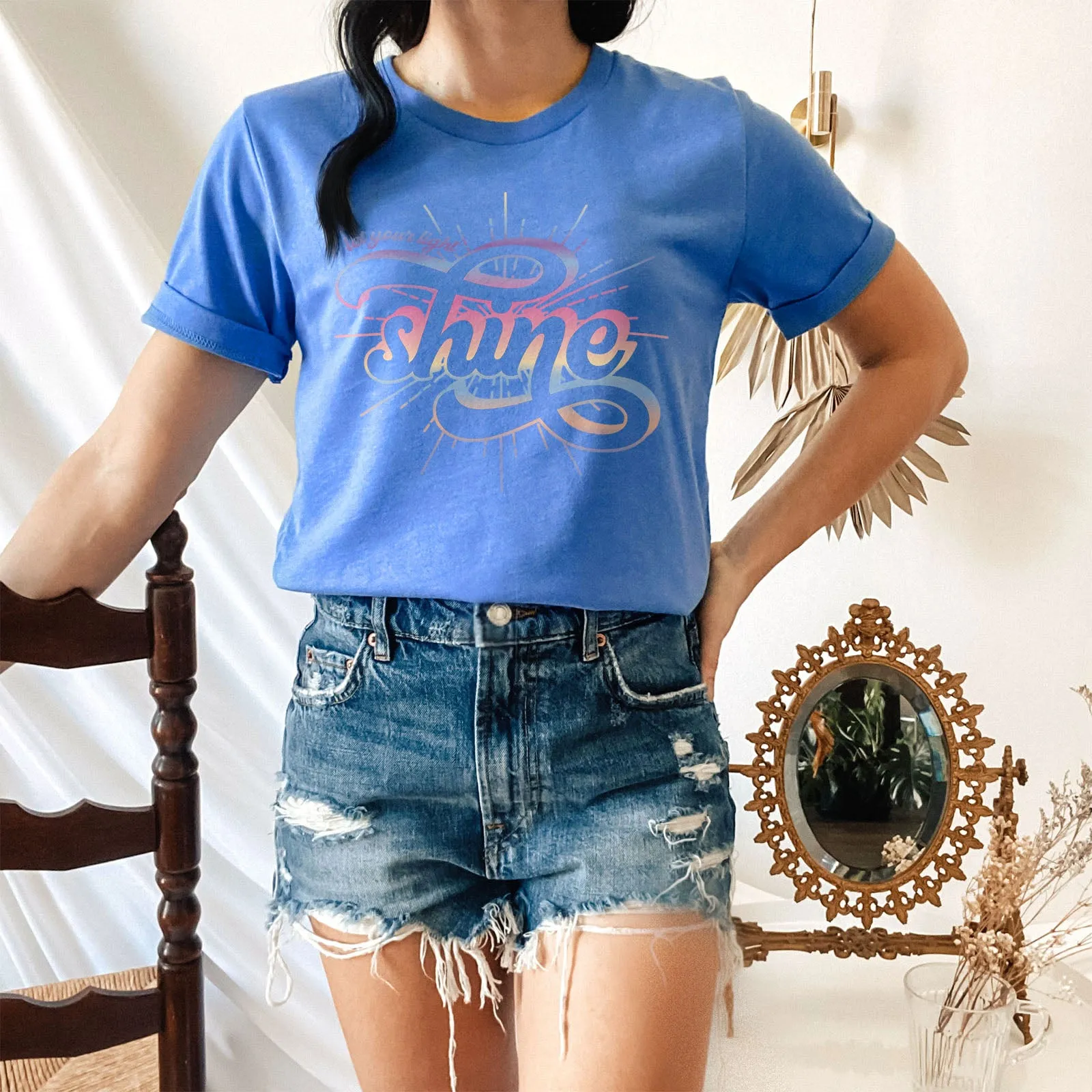 Let your light shine - Groovy Tee