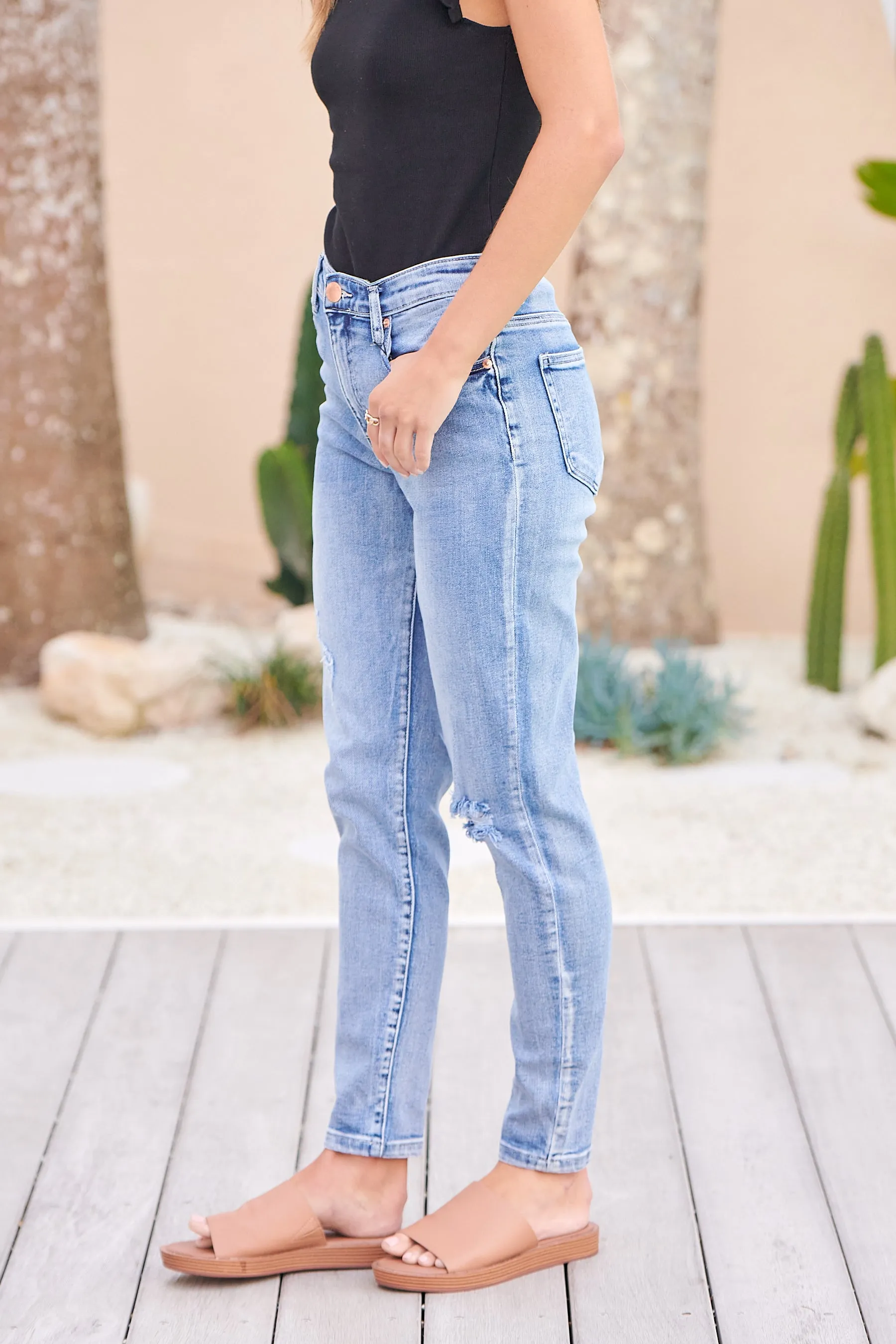 Virgo Washed Blue Denim Torn Knee Jeans